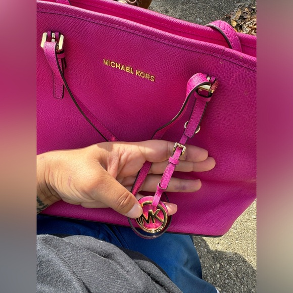 Fuchsia Michael Kors - Picture 1 of 5